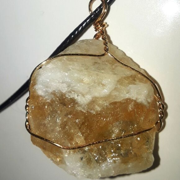 Hand crafted crystal pendant necklace - Picture 4 of 8